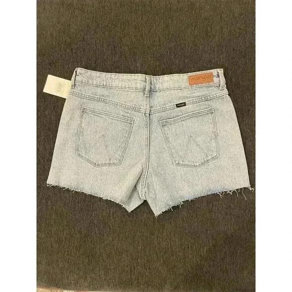 Wrangler Jean Shorts Women’s 10 30 High Rise Vintage 3” Light Wash Mom Cut Off - Picture 3 of 8